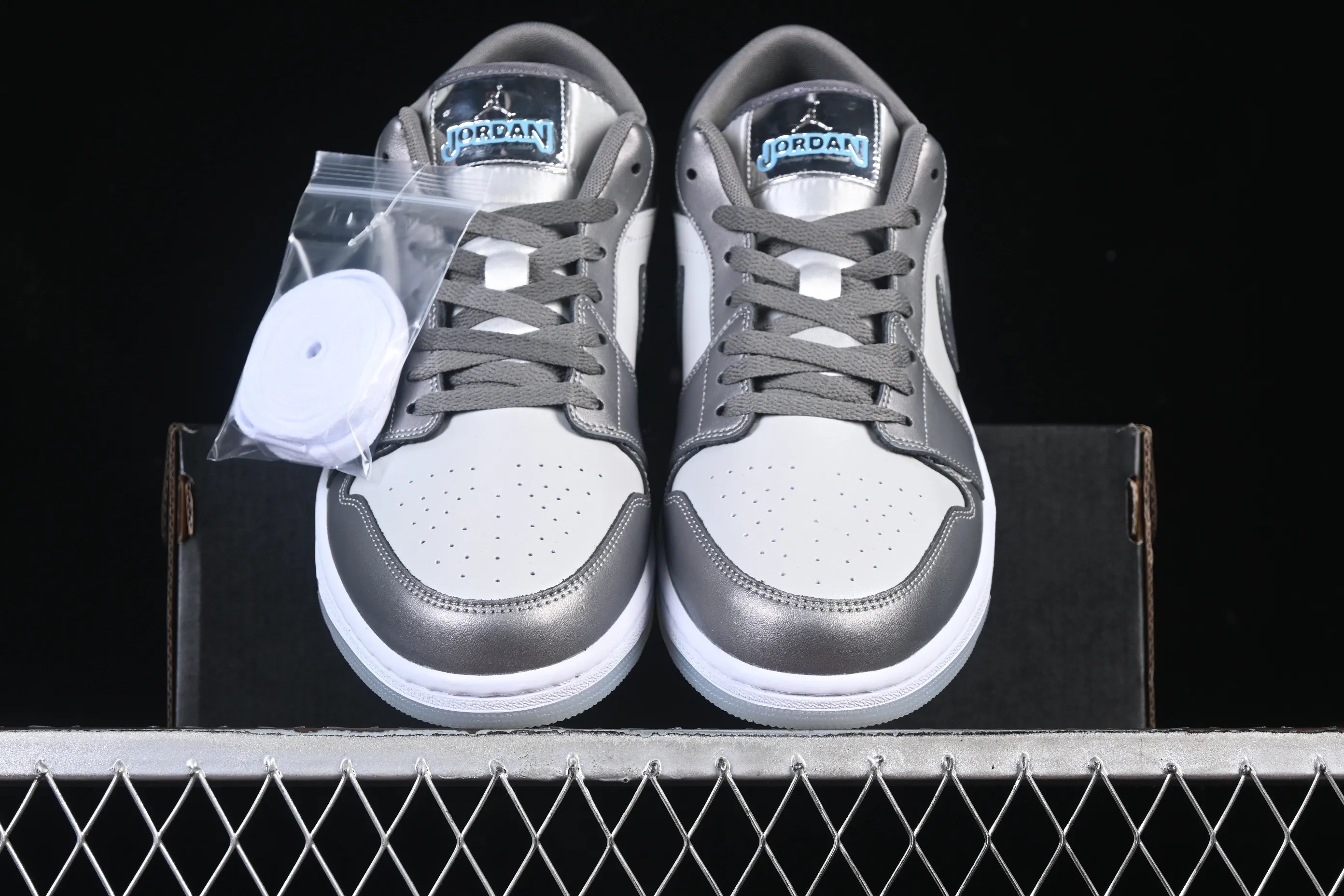 All Categories Air Jordan Jordan Series Basketball Shoes Air Jordan 1 Low Air Jordan 1 Low AJ1 Joe 1 Space Silver Retro Culture Leisure Sports Shoes HV4398-014